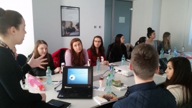 Studenții Universității „Alexandru Ioan Cuza” experimentează pentru o zi viața în companii