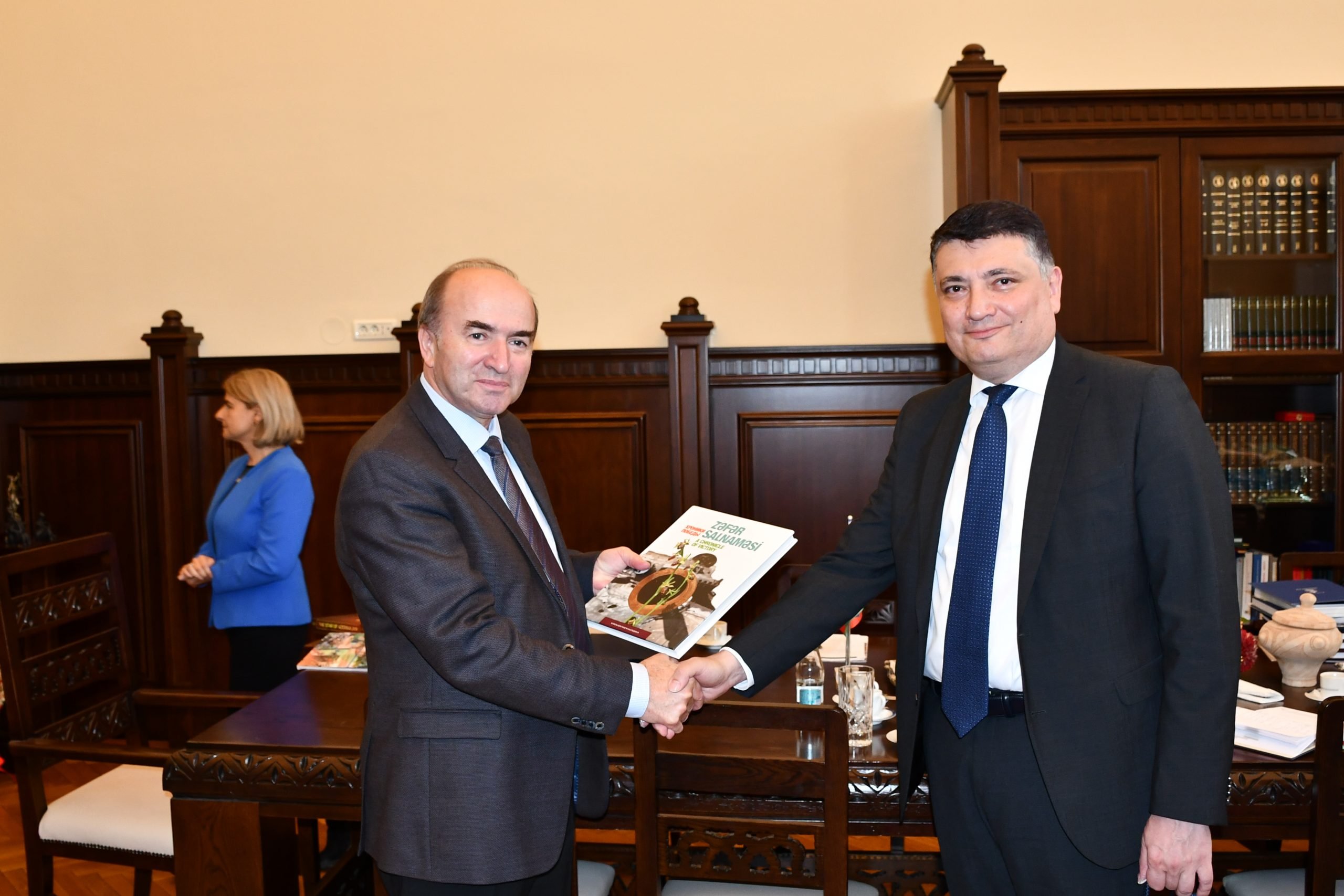 UAIC a primit vizita Ambasadorului Republicii Azerbaidjan în România