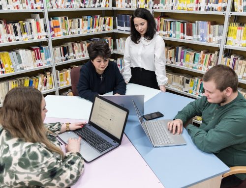 Cercetători ai UAIC au elaborat primul ghid românesc de tratament pentru dependența de internet la adolescenți